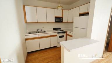 Main picture of 635 W Barry Ave