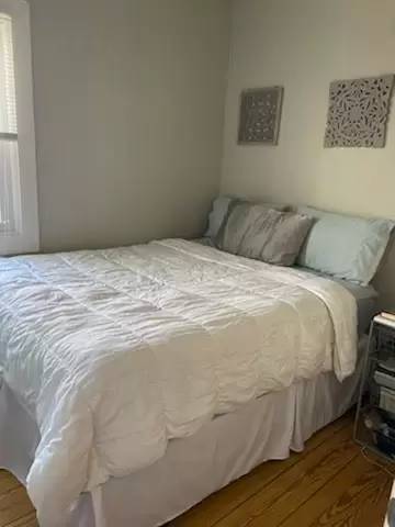 Main picture of 2410 N Humboldt Blvd