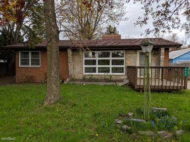 Main picture of 490 Schust Rd