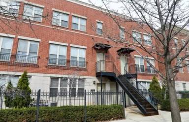 Main picture of 754 W Evergreen Ave