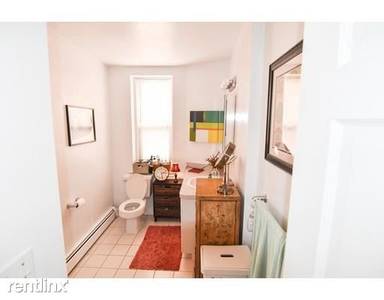 Main picture of 1405 Beacon St