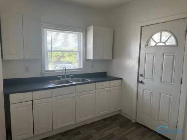 Main picture of 2026 Clinton St