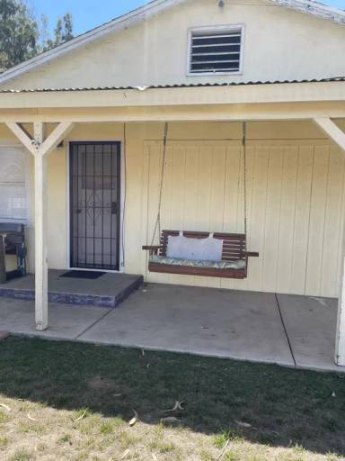Main picture of 415 Darby Ln