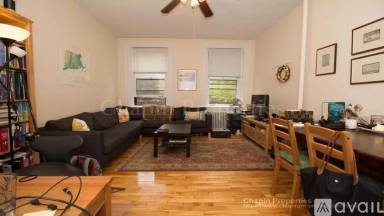 Main picture of 1060 Beacon St