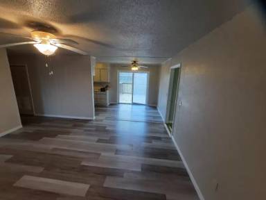 Main picture of 309 W Walker Ave