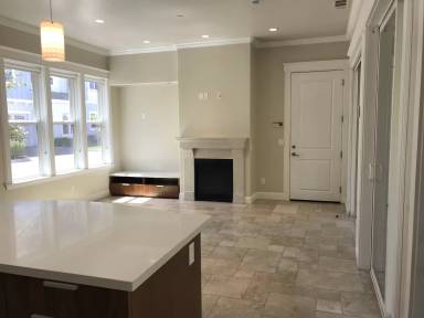 Main picture of 560 Maple Ct