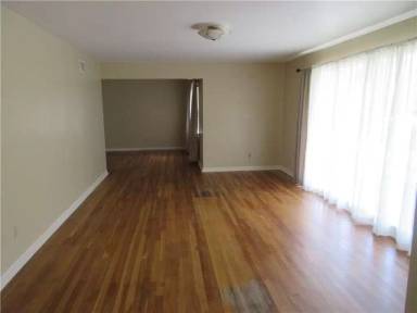 Main picture of 2958 Yorkwood Rd E