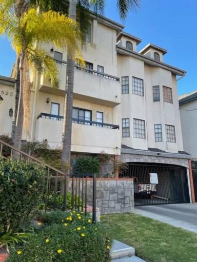 Main picture of 5233 Cartwright Ave