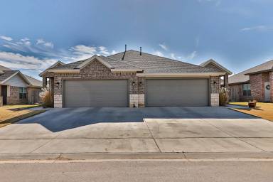 Main picture of 5521 121st St