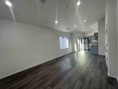 Main picture of 920 Shoofly St