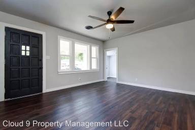 Main picture of 740 S Warren Ave