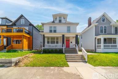 Main picture of 654 Gilbert St