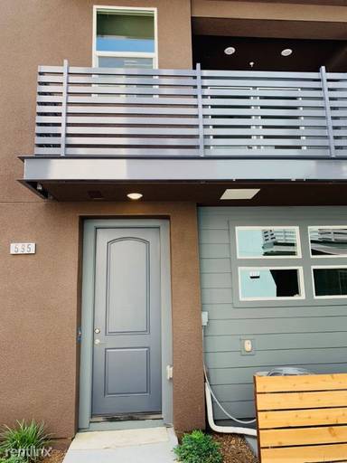 Main picture of 595 Clover Cir