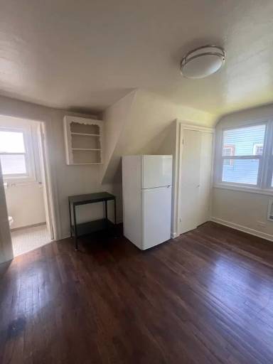 Main picture of 430 W 12th Ave