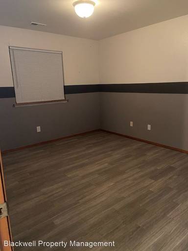 Main picture of 1416 S Skyline Dr