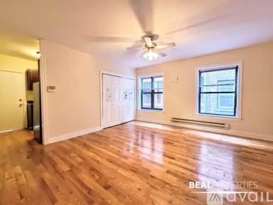 Main picture of 815-23 W Cornelia Ave