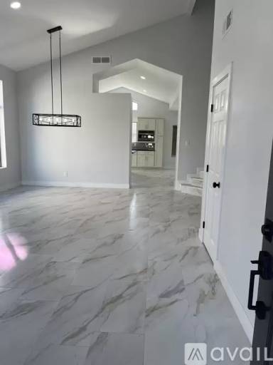 Main picture of 10531 W Mohave St