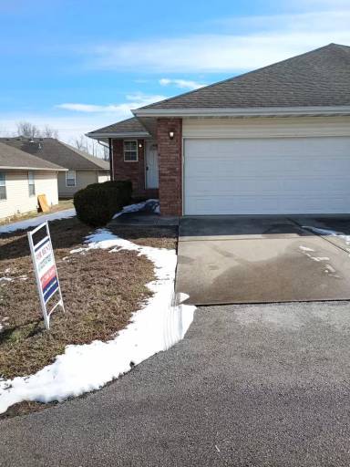 Main picture of 5551 N Brown Ln
