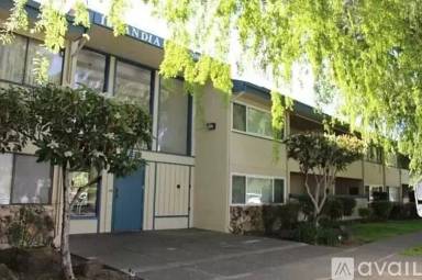 Main picture of Islandia Condominiums