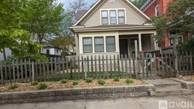 Main picture of 1828 15th Ave S