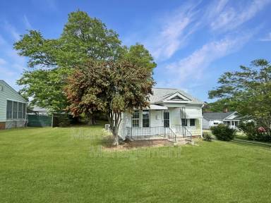 Main picture of 5 E Belvue Rd