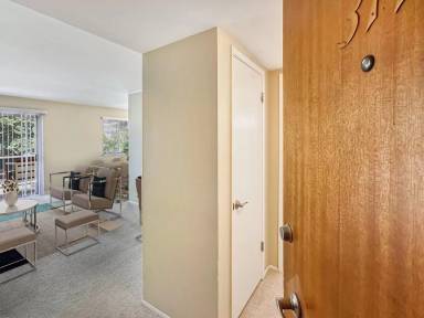 Main picture of 317 Poe St
