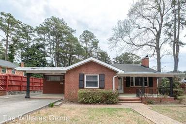 Main picture of 920 Westmont Dr