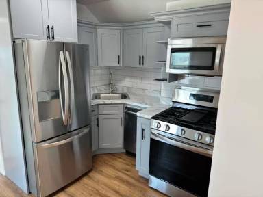 Main picture of 10742 107th St