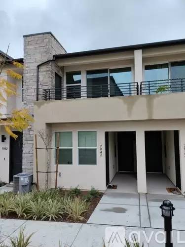 Main picture of 7942 Belluno Way