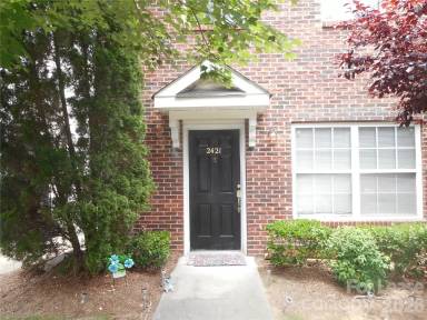 Main picture of 2424 Ryerson Ct