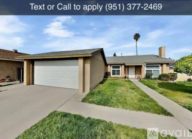 Main picture of 2532 S Pinehurst Pl