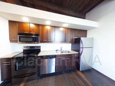 Main picture of 110 S 15th St