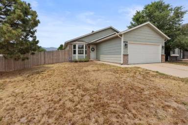 Main picture of 4570 Lincoln Plaza Dr