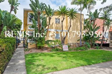 Main picture of 3356 Mentone Ave
