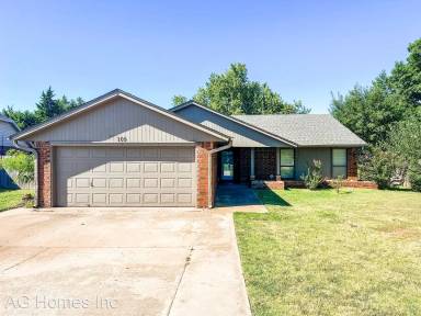 Main picture of 109 Lochwood Cir