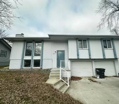 Main picture of 12812 Erskine St