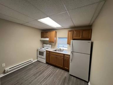 Main picture of 5210 Main St