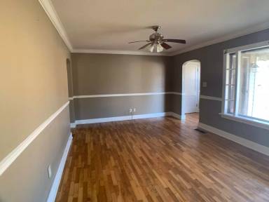 Main picture of 707 Sims Ave