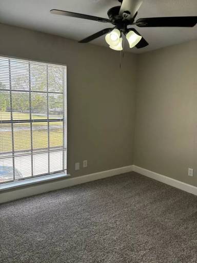 Main picture of 604 Normal Park Dr