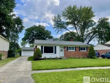 Main picture of 28531 Lyndon St