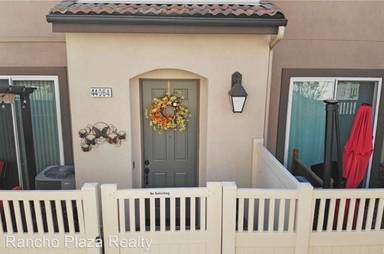 Main picture of 44064 Calle Luz