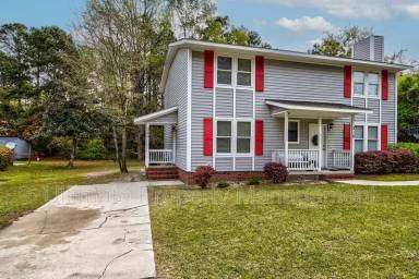 Main picture of 320 Lennon Dr