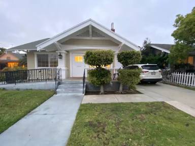 Main picture of 2717 E 7th St