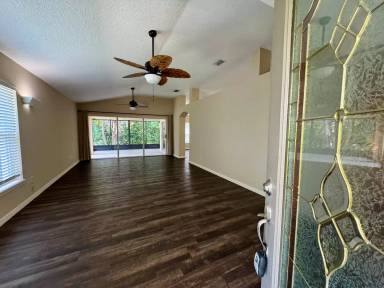 Main picture of 1721 Stafford Springs Blvd