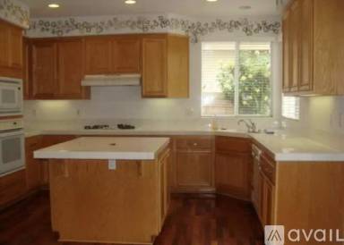 Main picture of 4892 Borders St