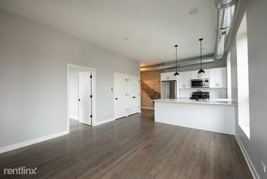 Main picture of 1523 W Chicago Ave