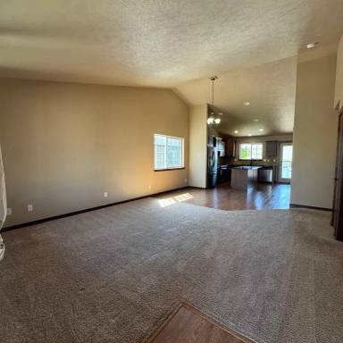 Main picture of 7750 N Goodwater Loop