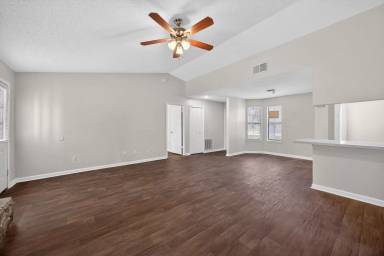 Main picture of 13142 Annandale Dr S