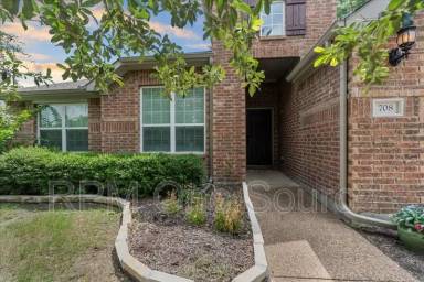 Main picture of 708 Peterhouse Dr