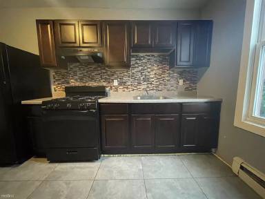 Main picture of 19 Orient Ave